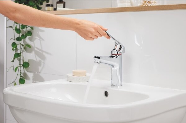 GROHE 24327001 - Umyvadlová baterie SWIFT velikost M lesklý chrom