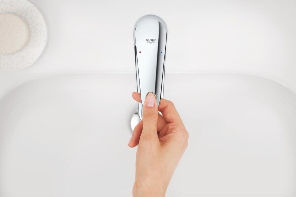 GROHE 24327001 - Umyvadlová baterie SWIFT velikost M lesklý chrom