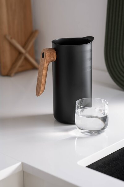EVA SOLO Džbán Nordic Kitchen Black - 1,4 l ESL225