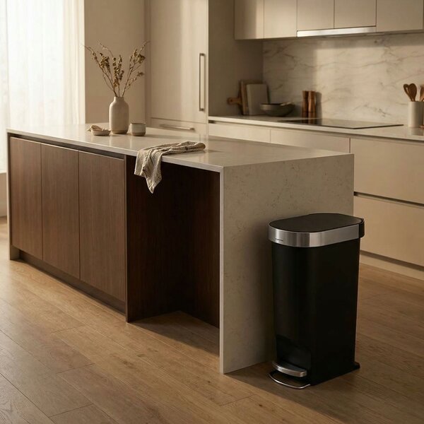 Simplehuman pedálový odpadkový koš, 40 l, černý plast, úzký, oválný, s nerez krytem sáčku