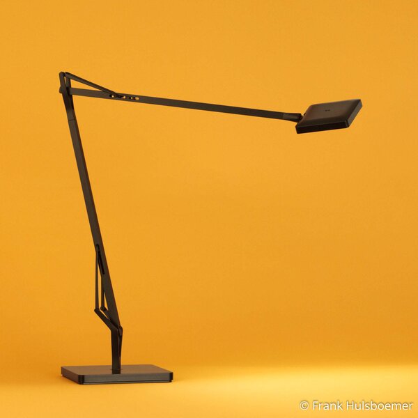 Stolní lampa FLOS, Kelvin Edge, Černá, Pracovna, Kov, Design