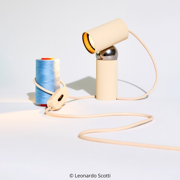 Stolní lampa FLOS, Bilboquet, Béžová, Obývací pokoj, Plast, Design