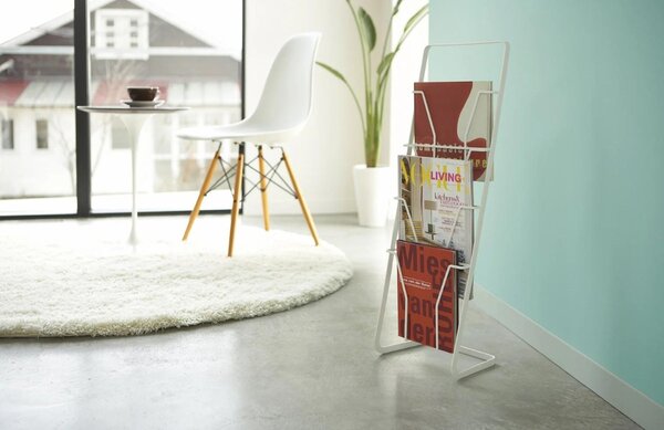 Bílý kovový stojan na časopisy Yamazaki Tower 71 cm