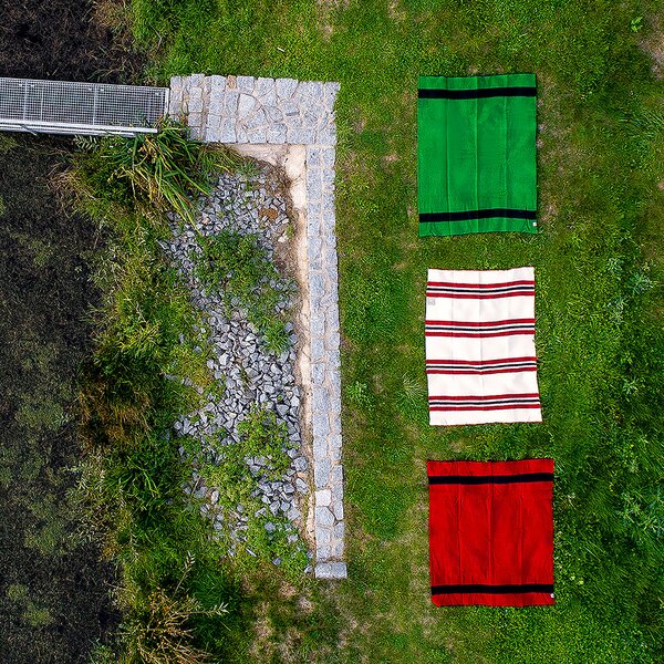 Silná vlněná deka Rainbow 4 - tmavě zelená s černým pruhem na obou koncích