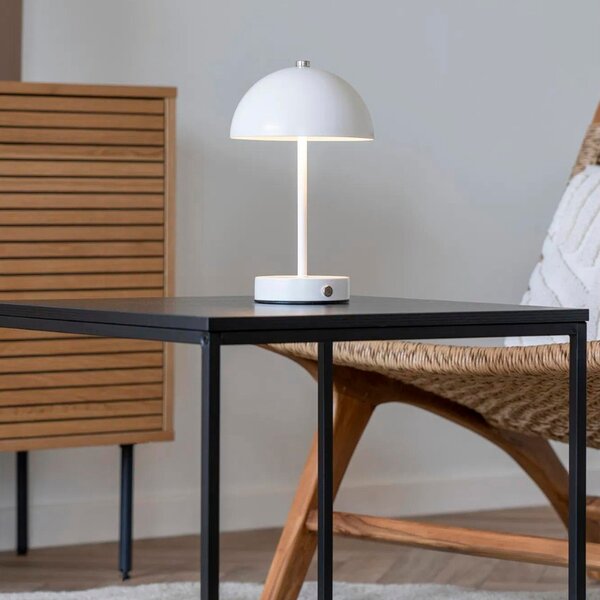 Nordic Living Bílá kovová stolní LED lampa Halle