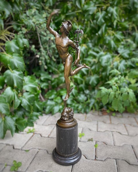 Bronzová soška socha Hermés