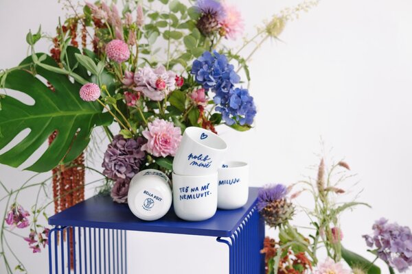 Porcelánový hrnek Miluju 270 ml
