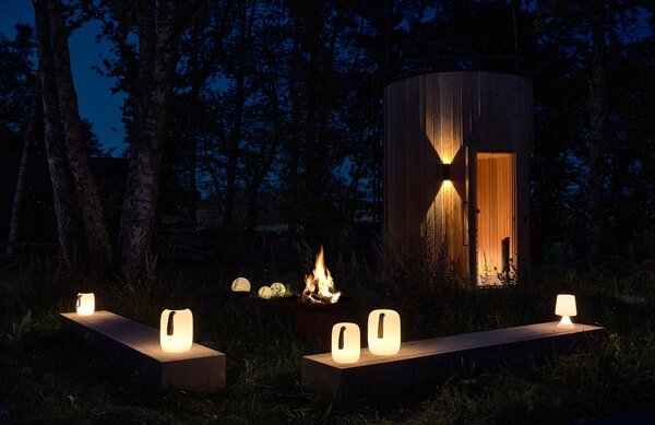 Villa Collection Béžová plastová stolní LED lampa Hav 15 cm