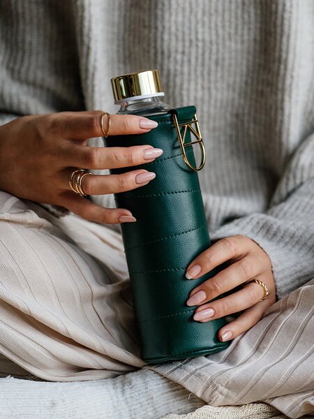 Skleněná lahev s obalem z umělé kůže EQUA Forest Green 750 ml