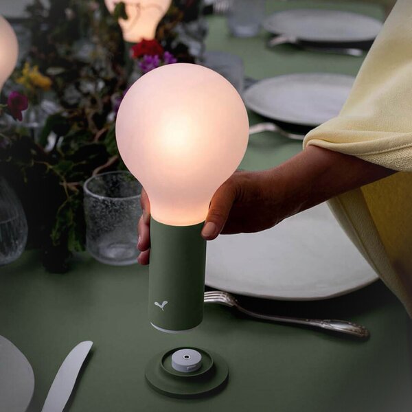 Žlutá nabíjecí stolní LED lampa Fermob Aplo 26,5 cm