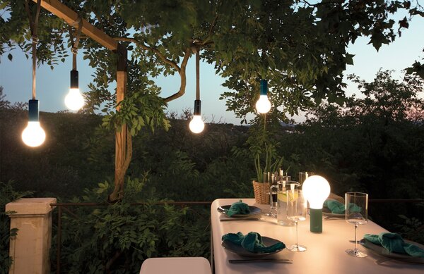 Modrá kovová nabíjecí stojací LED lampa Fermob Aplo 138 cm