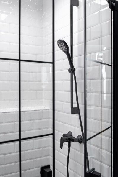 WENKO 24922100 - Sprchová hlavice WATERSAVING SYSTEM 9,5x9,5 cm černá