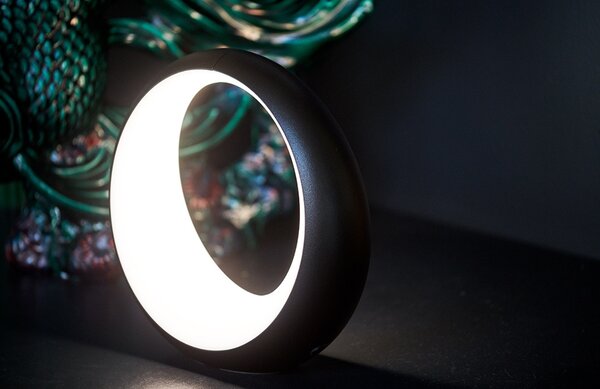 Černá nabíjecí stolní LED lampa Fermob Hoopik 24 cm