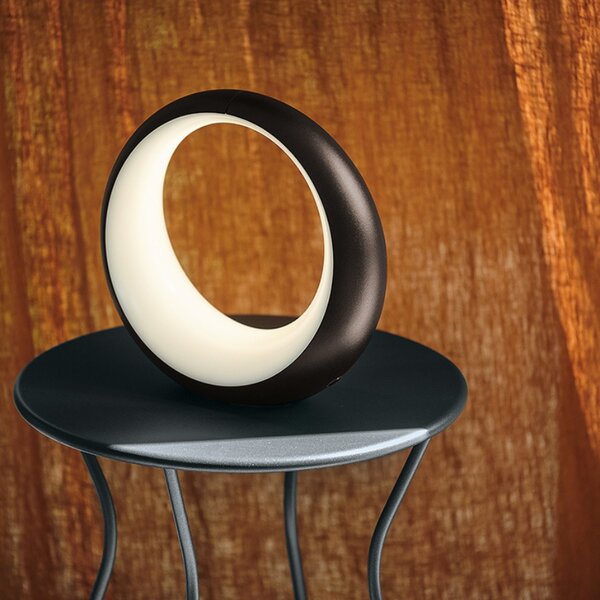 Černá nabíjecí stolní LED lampa Fermob Hoopik 24 cm