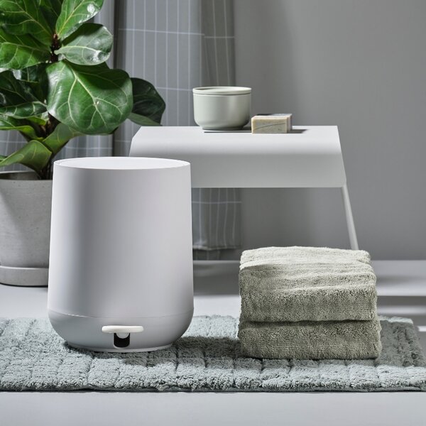 Zone Denmark Bílý plastový pedálový odpadkový koš Nova 3 l