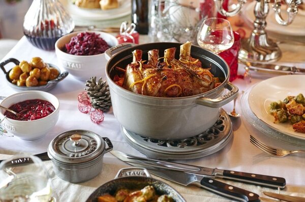 Litinový hrnec Staub 20 cm, šedý