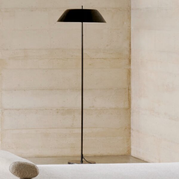 Černá kovová stojací lampa Kave Home Sayra 159 cm
