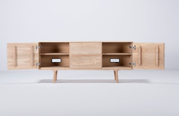 -25 % Dny MOMENTI– Gazzda Dubový TV stolek Fawn 180 x 45 cm
