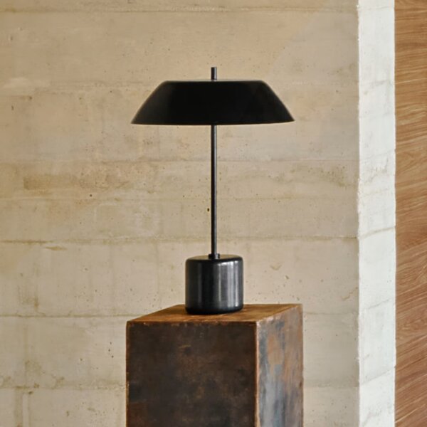 Černá kovová stolní lampa Kave Home Sayra