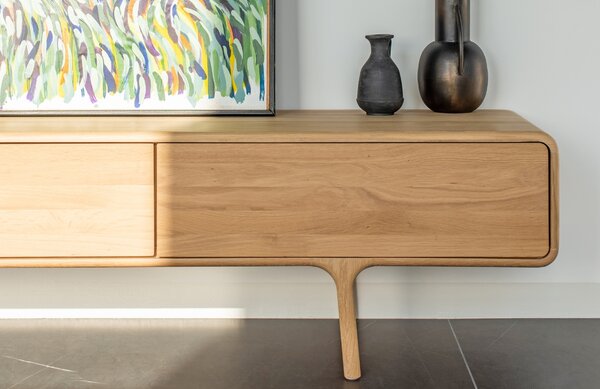 -25 % Dny MOMENTI– Gazzda Dubový TV stolek Fawn II. 220 x 45 cm