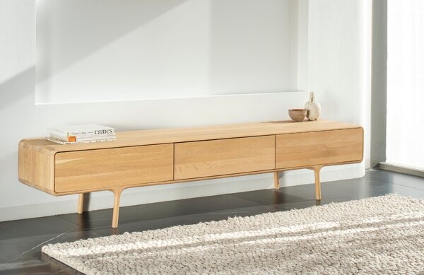-25 % Dny MOMENTI– Gazzda Dubový TV stolek Fawn II. 220 x 45 cm