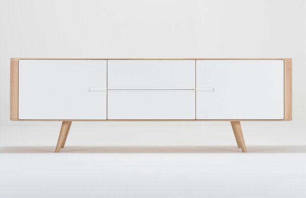 -25 % Dny MOMENTI– Gazzda Dubová komoda Ena 180 x 42 cm
