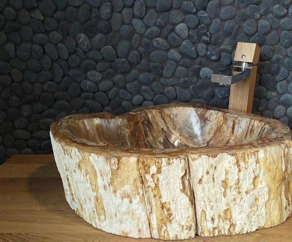 Kamenné umyvadlo ze zkamenělého dřeva 30–40 cm