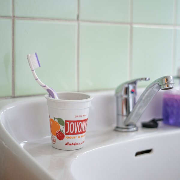 Porcelánový kelímek Jovonka