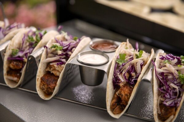Weber stojan na tacos