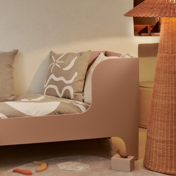 FERM LIVING Dětská postel Sill Junior, Rose