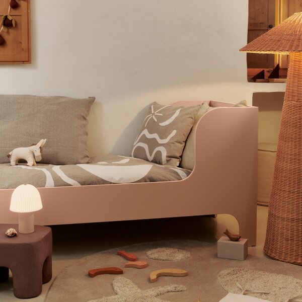 FERM LIVING Dětská postel Sill Junior, Rose