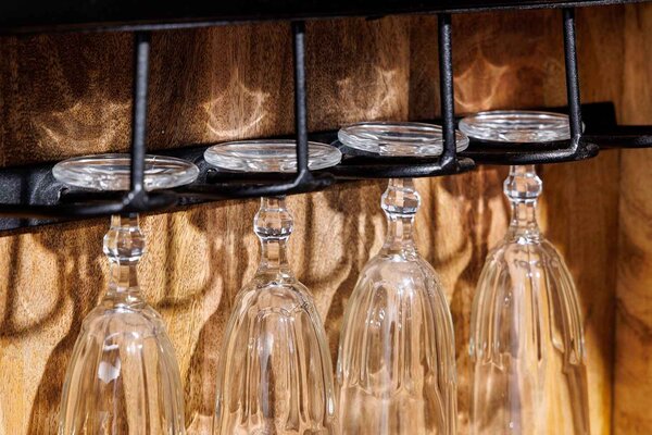 Designová barová skříňka Venetia 140 cm černé mango