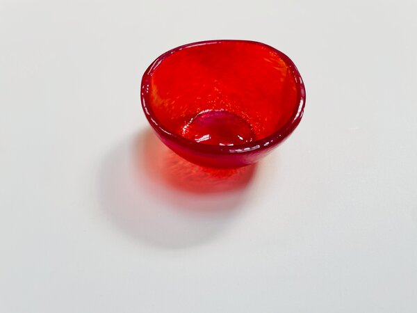 CUPOTEA malá skleněná miska d9 cm černá, šedá nebo červená Šedá