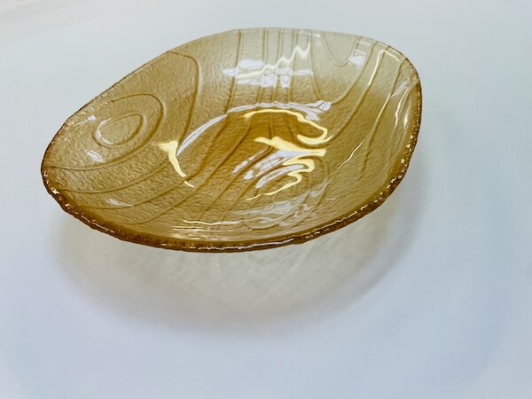 LUNOR skleněná strukturovaná mísa 30 x 23 cm dekorovaná metalickou barvou v odstínu champagne