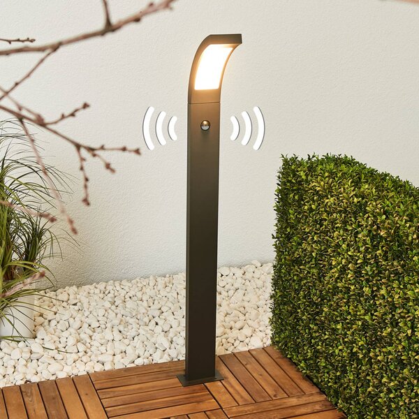 Lucande LED světlo na cestu Juvia, 100 cm, detektor pohybu, IP54, Černá, Hliník, Moderní