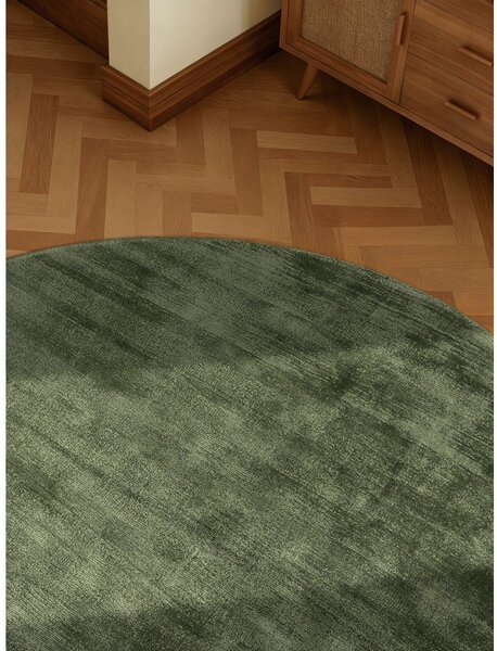 Zelený ručně tkaný kulatý koberec z viskózy ø 120 cm Noemi – Vikosa