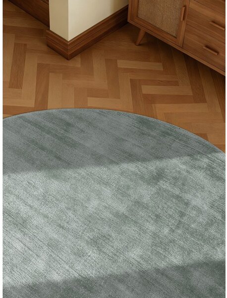 Světle modrý ručně tkaný kulatý koberec z viskózy ø 120 cm Noemi – Vikosa