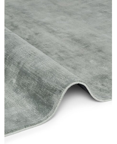 Světle modrý ručně tkaný koberec z viskózy 80x150 cm Noemi – Vikosa