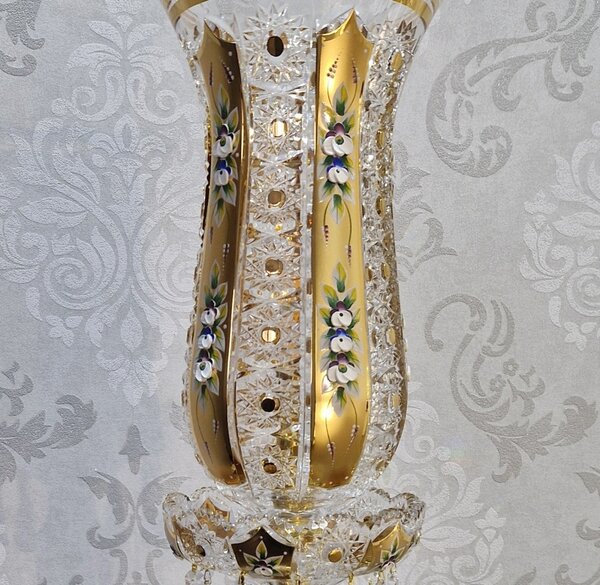 Velká křišťálová stolní lampa zdobená květinami ve tvaru vysokého tulipánu. LAMP-QUEEN-075-GOLD