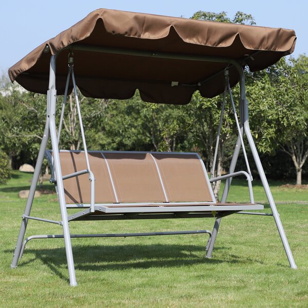 Závěsné křeslo Outsunny pro 3 osoby s nastavitelnou stříškou, prodyšné opěradlo a kovový rám na terasu, balkon, nosnost 240 kg, 171x108x154 cm, hnědé