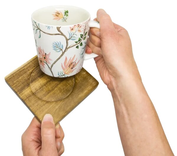 Hrnek Fiore s podšálkem z akácie, 350 ml, PPD, porcelánový hrnek s květinovým motivem