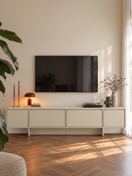 Čtyřdveřová TV skříňka Zolia 180 cm na soklu - kašmír