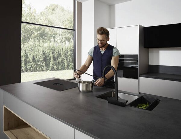 Hansgrohe Aquno Select M81 kuchyňská páková baterie 170 vytažitelná sprška, 3jet, sBox, matná černá 73831670