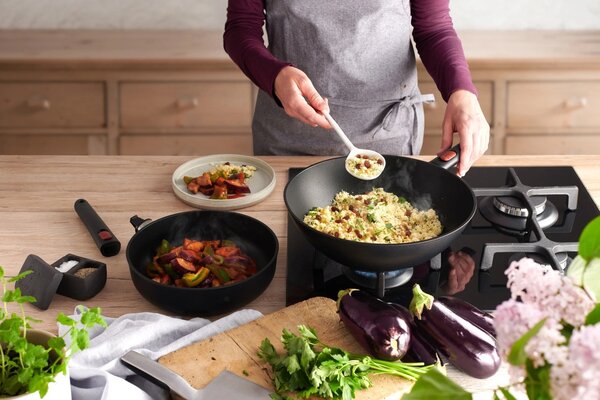 WOK Pánev 30 cm WOLL Eco Lite QXR indukční nepřilnavá s odnimatelnou rukojetí 11030ELI-Q