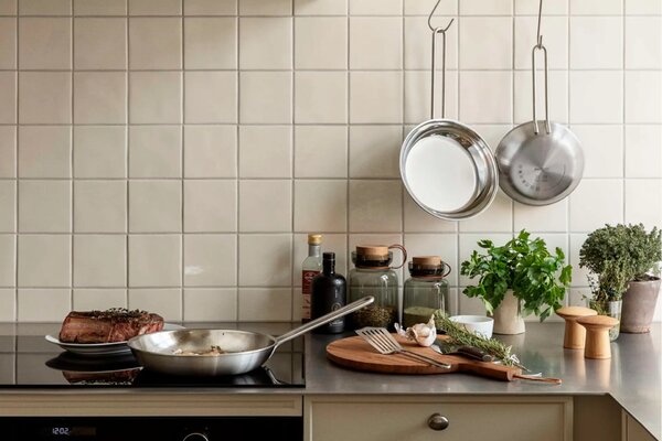 Eva Trio Multi 5-ply nerezová pánev 24 cm, prémiová 5vrstvá indukční pánev na steaky a prudké restování