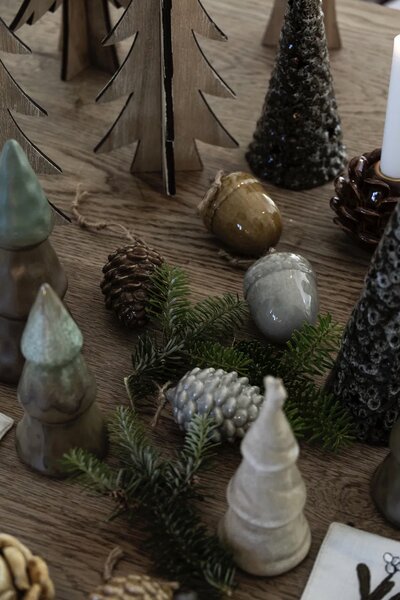 Det Gamle Apotek Závěsná dekorace Pinecone - Beige DGA208