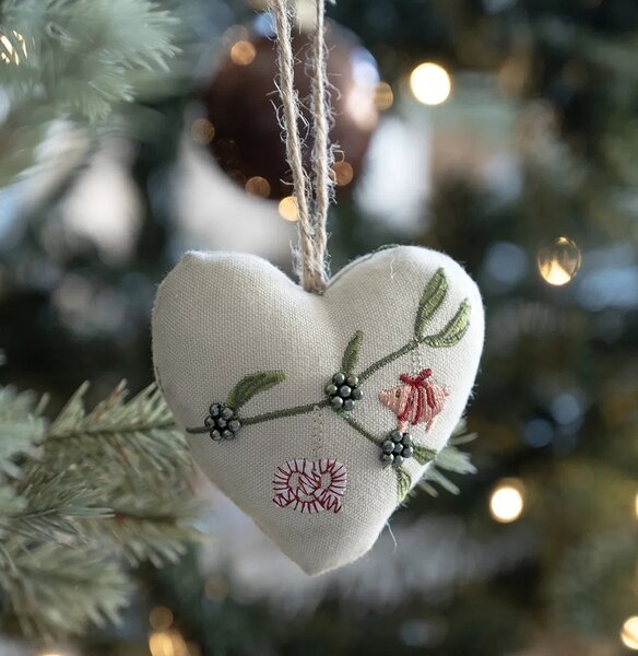 Det Gamle Apotek Bavlněná ozdoba Heart Mistletoe - Pretzel DGA217