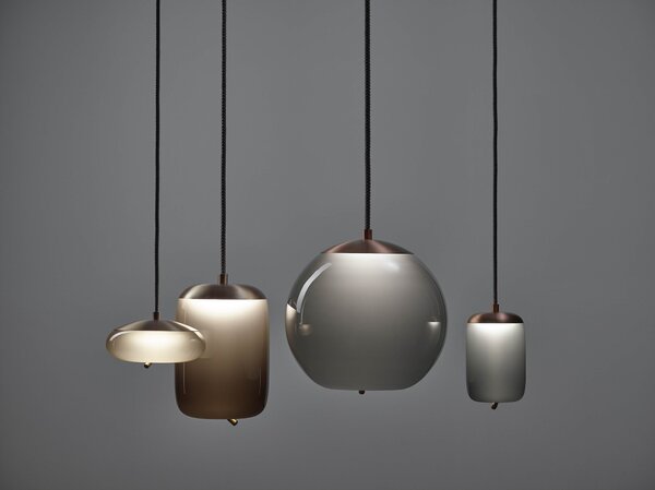 Brokis Designové závěsné svítidlo Knot Disco Small, PC1037 Barva skla: Transparentní číré sklo, Povrchová úprava baldachýnu: Mosaz, Povrch reflektoru: Mosaz