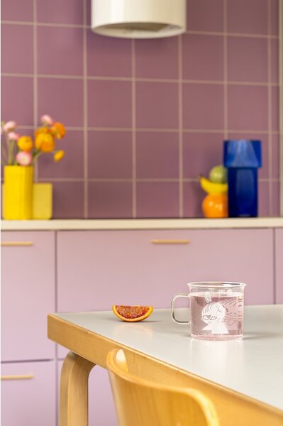 Muurla Skleněný hrnek Little My 0,35l, bílo-čirý