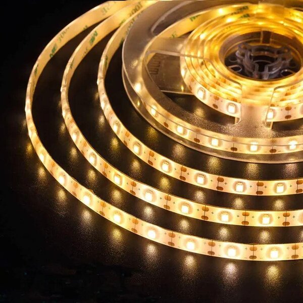 Solární LED páska 5 m - teplá bílá